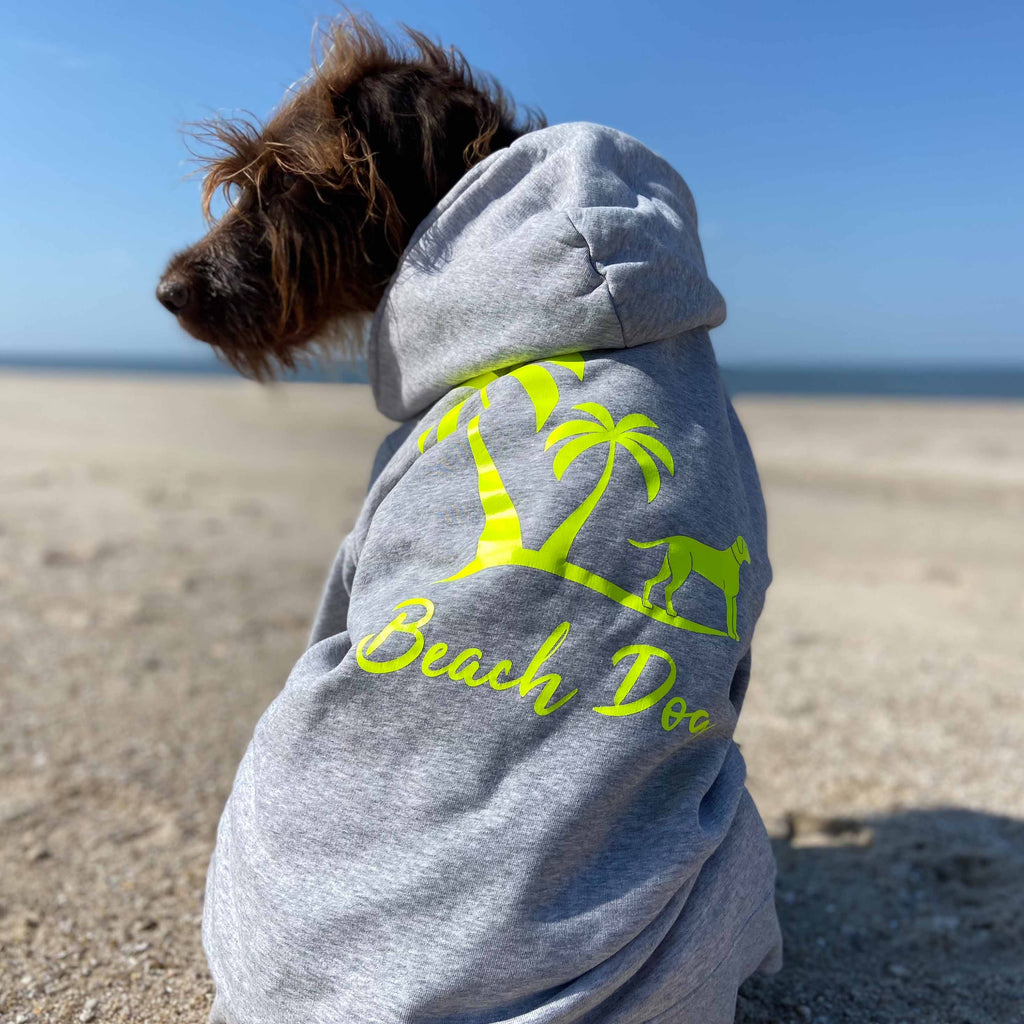 Van Muppen Hund trägt Hoodie für Menschen mit Beach Dog Druck