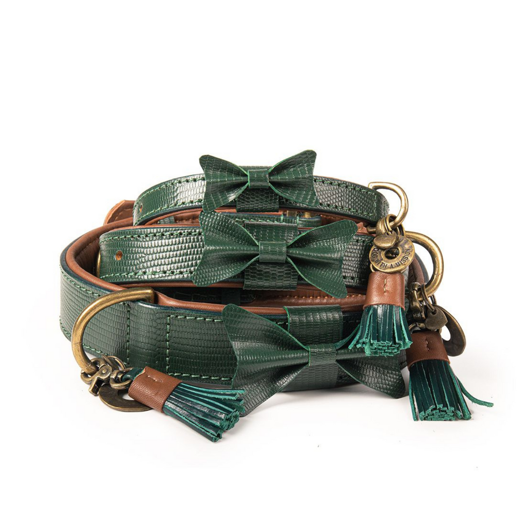 Hundehalsband aus grünem Leder mit Leder Schleife 3 Größen abgebildet